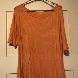 Elbow length sleeve blouse